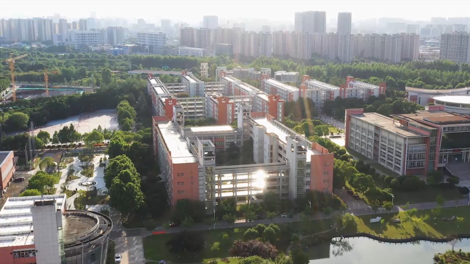 江苏经贸职业技术学院.png